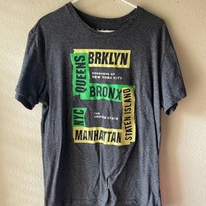 Gray graphic tee in good condition size L